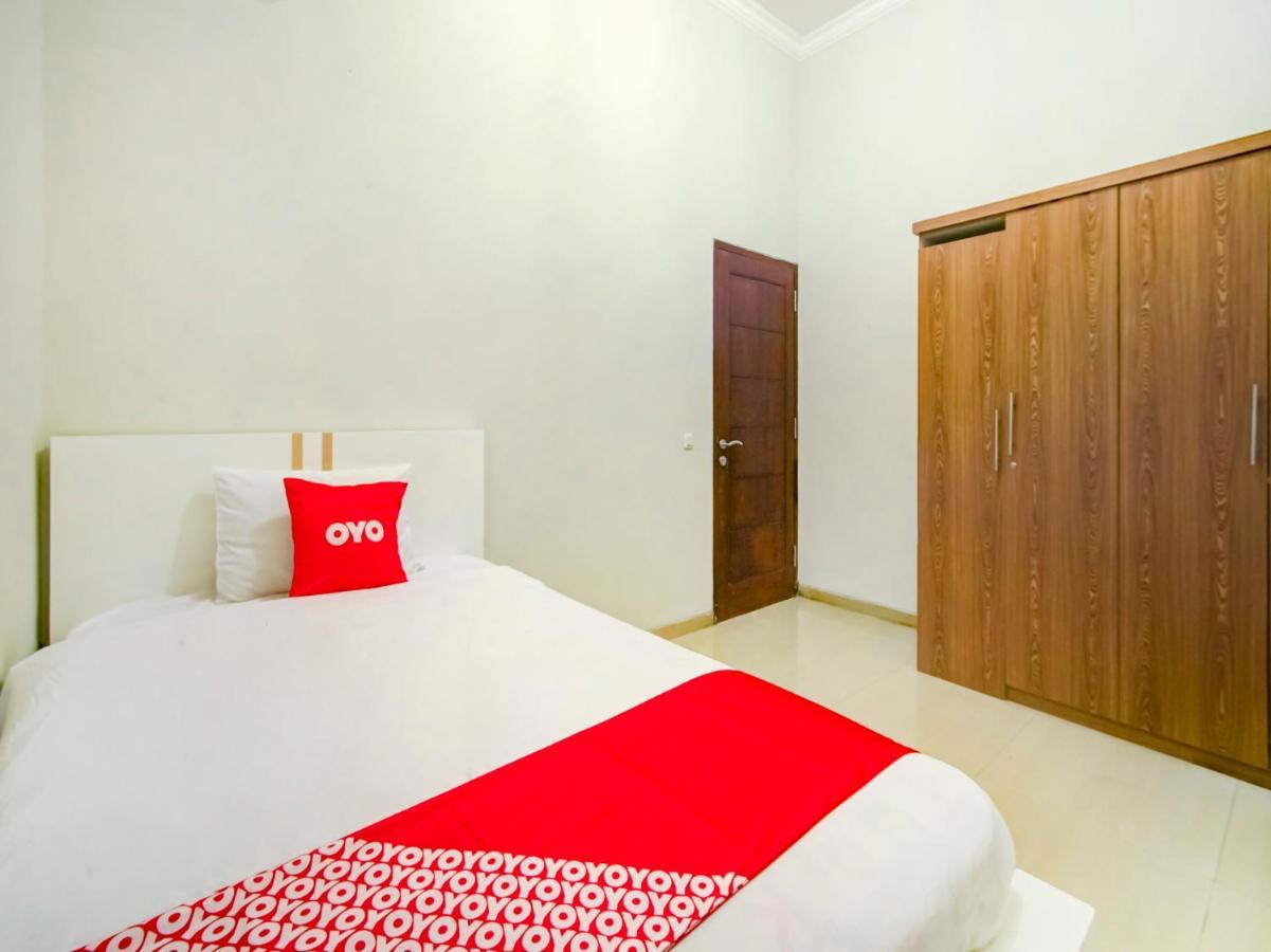 Hotel Vaccinated Staff - Oyo 90006 Griya Dieng Family Malang